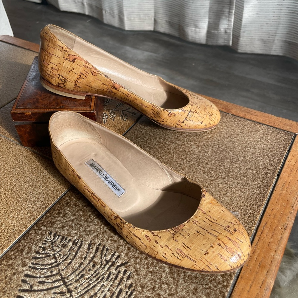 Vintage Manolo Blahnik ballet flats. Unique Sealed cork.